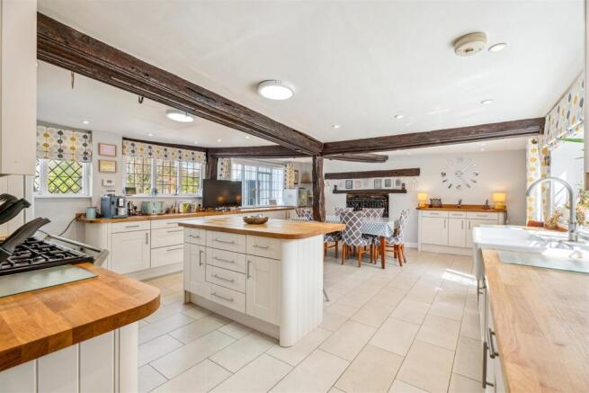 Kitchen/Dining Room