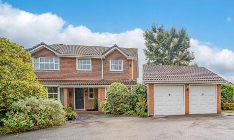 Stoneton Crescent, Balsall Common, CV7