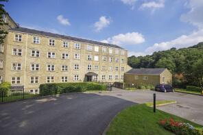 17, Spinners Hollow, Sowerby Bridge HX6 4HY
