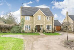 77 Saddle Chimes, Northampton Road, Towcester NN12 7AH