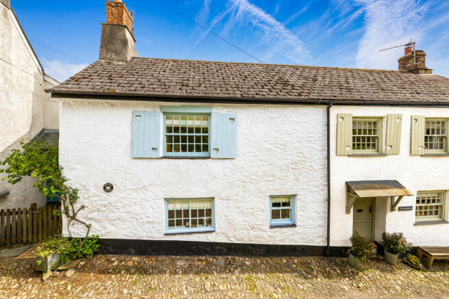 A02 - Copletts Cottage South Pool - 260422