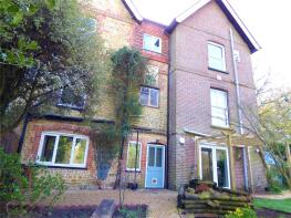 Flat 1, Sandcliffe, London Road, Rake, Liss GU33 7PE