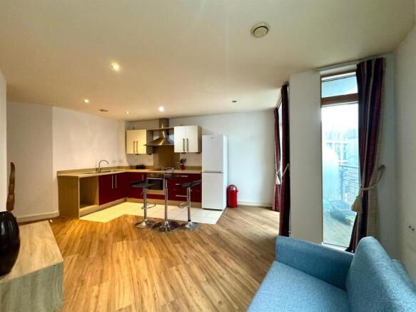Lounge pic 1.jpeg