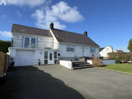 Awelfryn, Lon Crecrist, Trearddur Bay, Holyhead LL65 2AZ