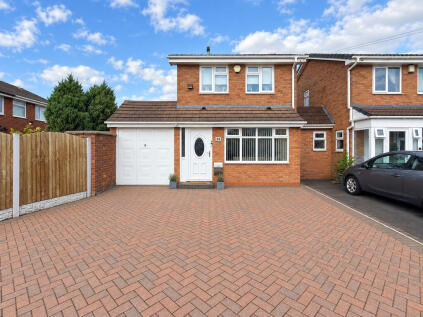 Lapwing Close, Cheslyn Hay