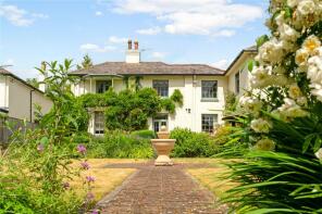 Old Roundhill, Roger Penny Way, Lyndhurst SO43 7HG
