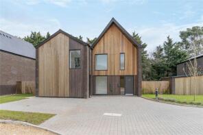 16, Hastingwood Park, North Weald Bassett CM17 9SX