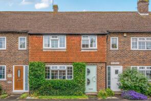 3, Pound Farm Cottages, The Street, Folkestone CT18 8AU