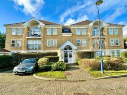 9, Drifters Drive, Deepcut, Camberley GU16 6GJ