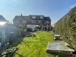 7, Highfield Crescent, Grantham NG32 1QX