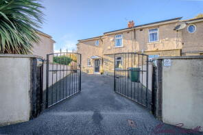 32, Cranbrook Avenue, Bradford BD6 1JF
