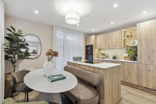 Show Apartment Kitchen/Dining