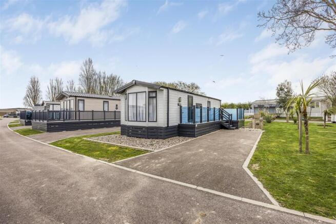 Mill Rythe Holiday Village-PorticoMarketing-Arden&