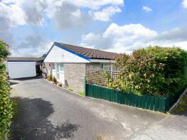 62, Dennis Gardens, Tregadillett, Launceston PL15 7HD