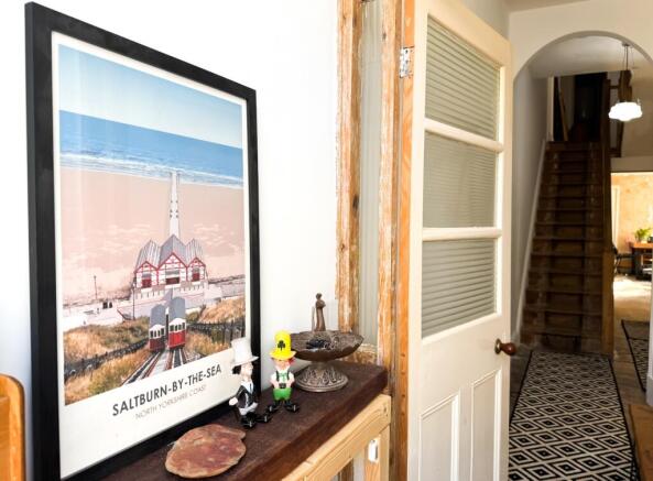 Garnet EweMove Saltburn-22