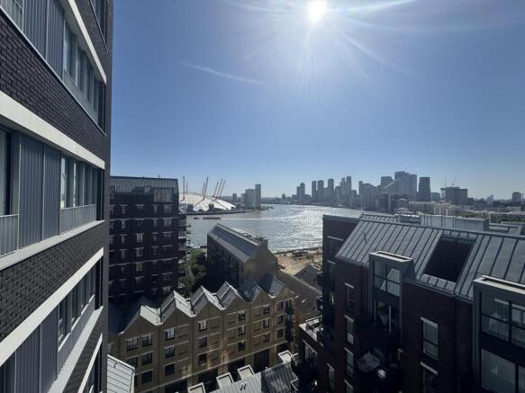 Modern Two-Bedroom Apartment | High Floor | Excel