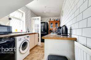 43, St Cadocs Road, St Cadoc's, Pontypool NP4 8JW