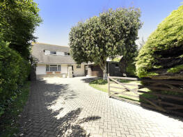 Sunglow, Sea Lane, Littlehampton BN16 1RX