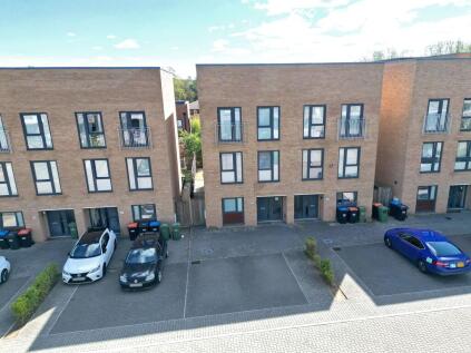 Henrietta Way, Campbell Park, MK9