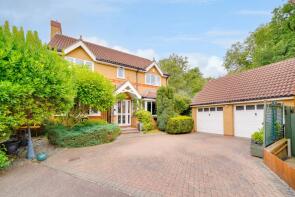 6, De Lisle Close, Cambridge CB23 3UT