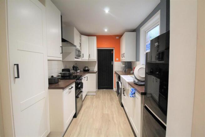3 Kitchen.JPG