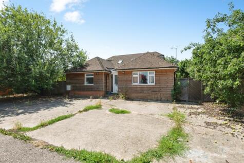 Station Road, Lower Stondon, Henlow, Bedfordshire, SG16