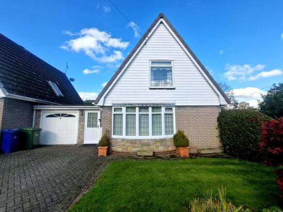 Brinkburn Close, Rugeley- 4 Bedroom Detached hous
