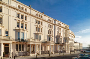 Flat 2a, 2 3, Palmeira Square, Hove BN3 2JA