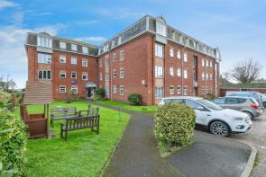 32, Hanover Court, North Road, Minehead TA24 5QY