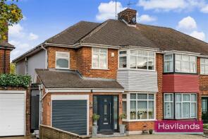 32, Lonsdale Drive, Enfield EN2 7LH