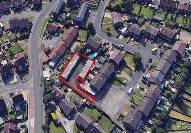 Garages / Plot