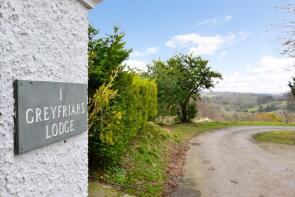 1, Greyfriars Lodge, Hogs Back, Guildford GU3 1AG