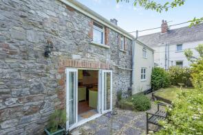 8, Woodcroft Terrace, Chepstow NP16 7QA