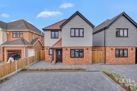 Oaklands Mews, Third Avenue, Stanford-le-Hope, SS17