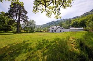 Stuckivoulich Lodge, A82t South Of Tarbet From Firkin To Rossdarroch, Arrochar G83 7DQ