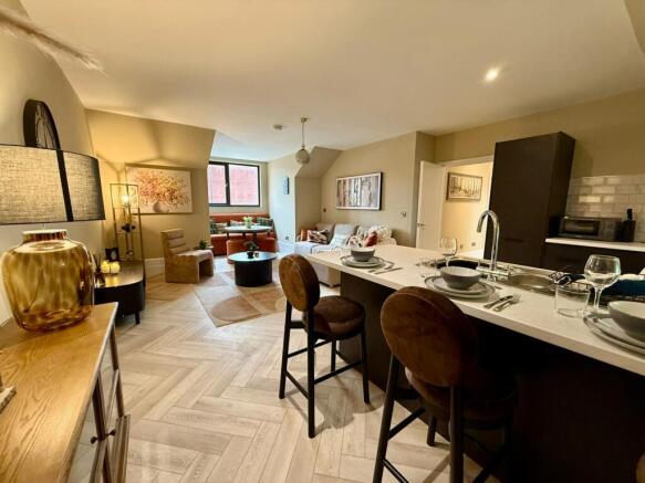 Example Interior ¿ This image is for illustrati
