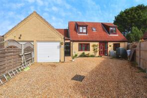33, Oak Drive, Bury St. Edmunds IP28 8UA