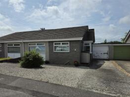 33, Tor View, Tregadillett, Launceston PL15 7HB