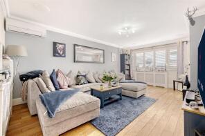 10, The Poplars, Lambourne, Romford RM4 1BB