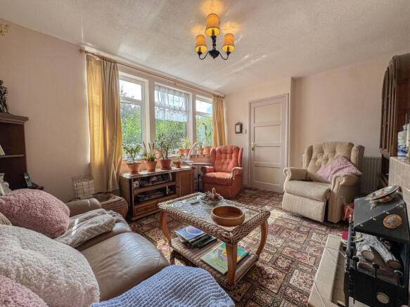 Living Room (2)