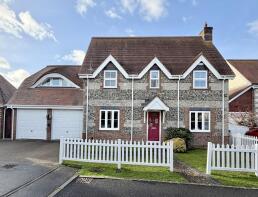 4, Turbetts Close, Poole BH16 6HF