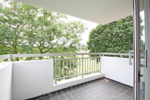7, Carisbrooke House, Courtlands, Richmond TW10 5AZ