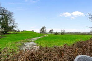 10, Strands Farm Lane, Hornby LA2 8AX