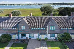 4, Tuffs Hard, Bosham Hoe, Chichester PO18 8ET
