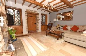 2 Middle Porch Cottage, Main Street, Cadeby, Doncaster DN5 7SL