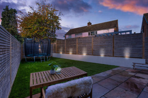Sheep Walk, Shepperton, TW17