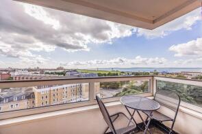 39, Lingfield Court, Blount Road, Portsmouth PO1 2TB