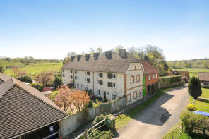 1, The Kilns, Rock House Lane, Runfold, Farnham GU10 1NP
