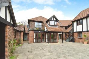 Flat 14, Kingsmead, Lower Common Road, West Wellow, Romsey SO51 6DG