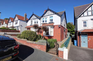 24, Meadowfields, Sandsend, Whitby YO21 3SX